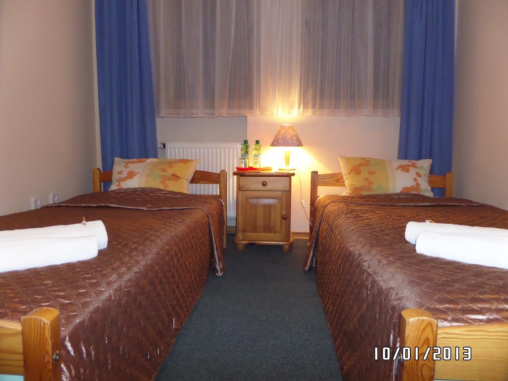 Willa Karis Warsaw Room photo