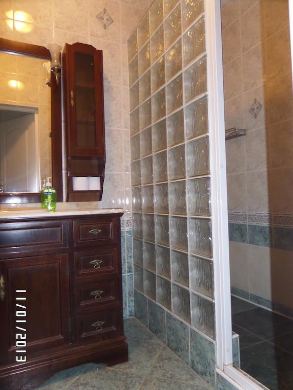 Willa Karis Warsaw Room photo